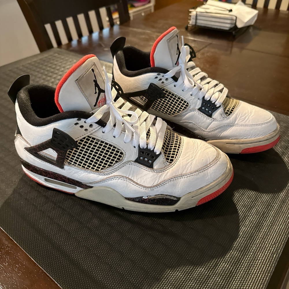 Jordan 4 Pale Citron